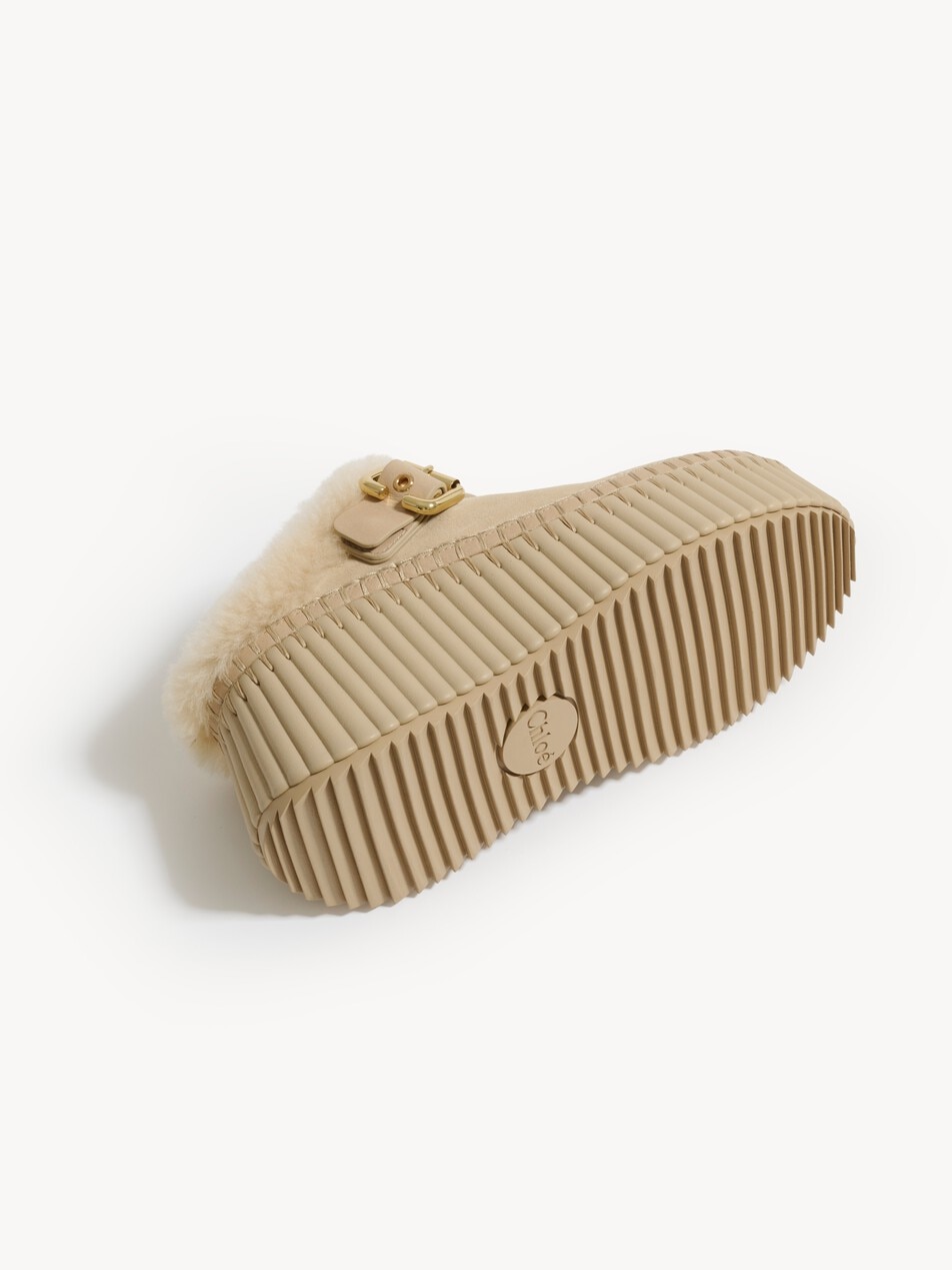 Nama wedge mule