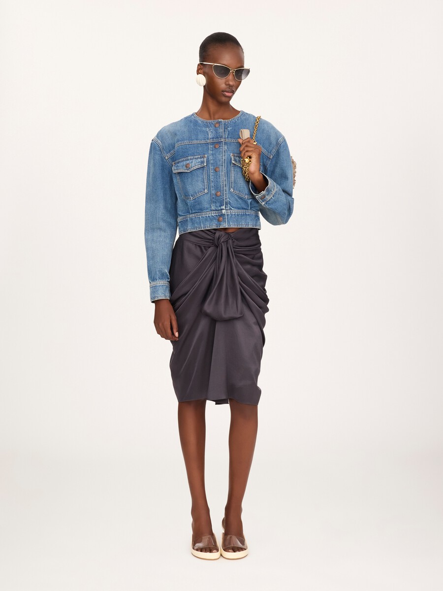 Collarless cropped jacket in denim - 3