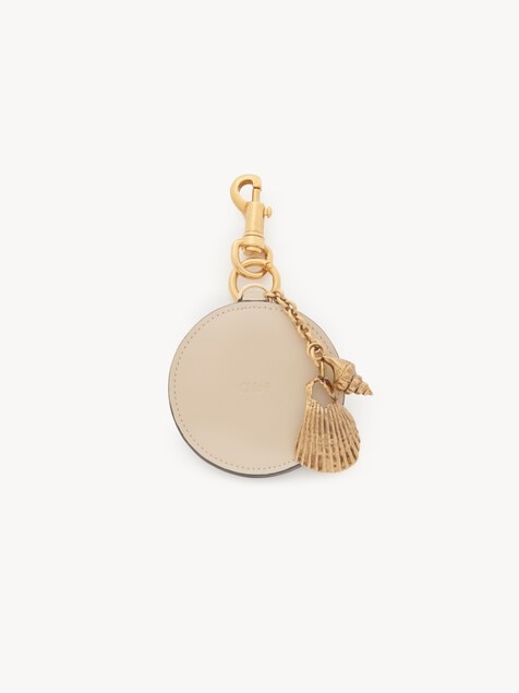 Mirror key ring with shell in shiny leather