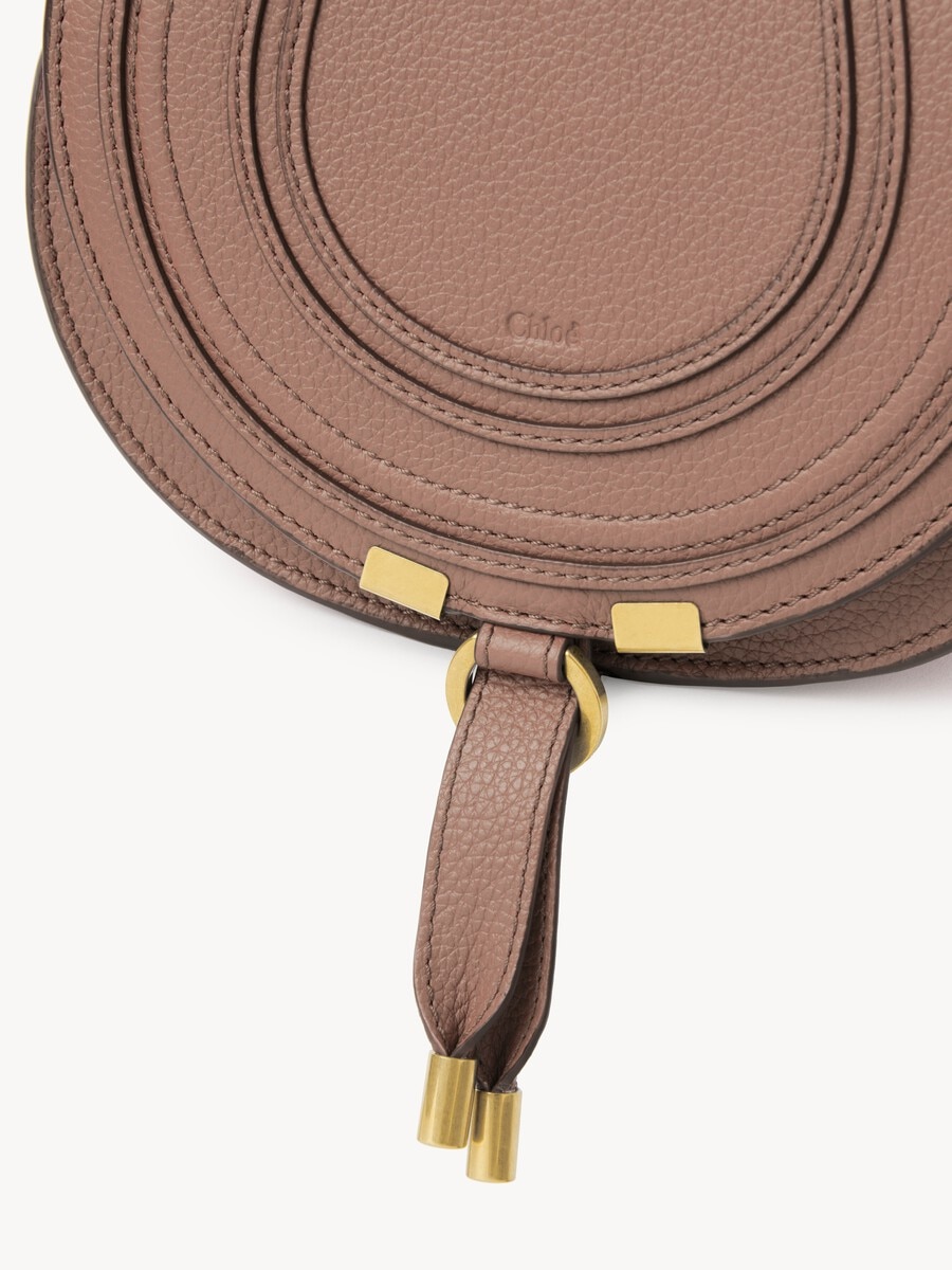 Bolso saddle peque&ntilde;o Marcie de cuero granulado - 6