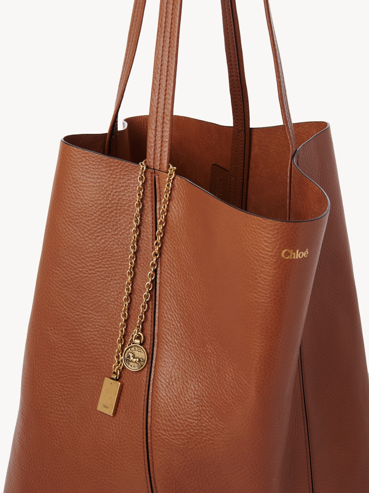 Large Chlo&eacute; Spin tote bag in grained leather - 7.0