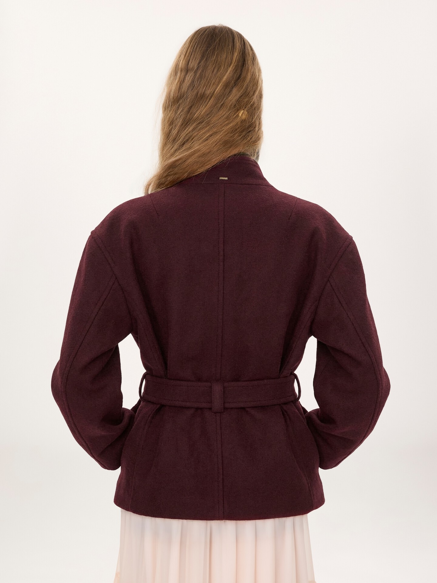 Manteau court crois&eacute; en laine - 4.0