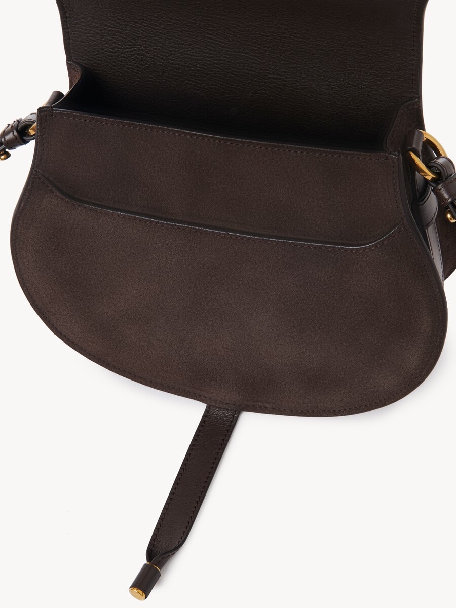 Bolso saddle Marcie de ante - 6