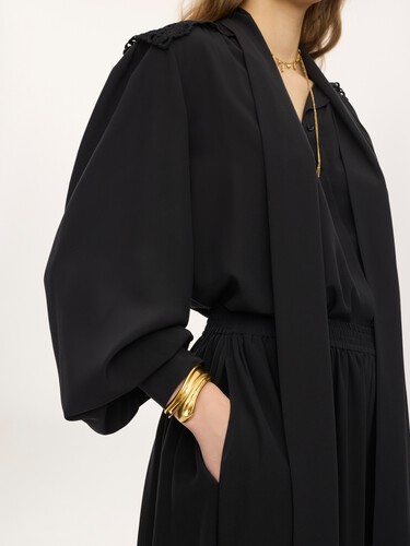 Gathered scarf-tie blouse in cr&ecirc;pe de chine & lace - 6