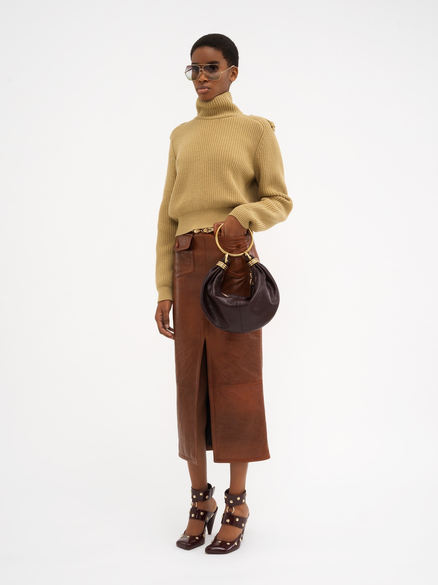 Small Bracelet hobo bag in grained leather - 7.0