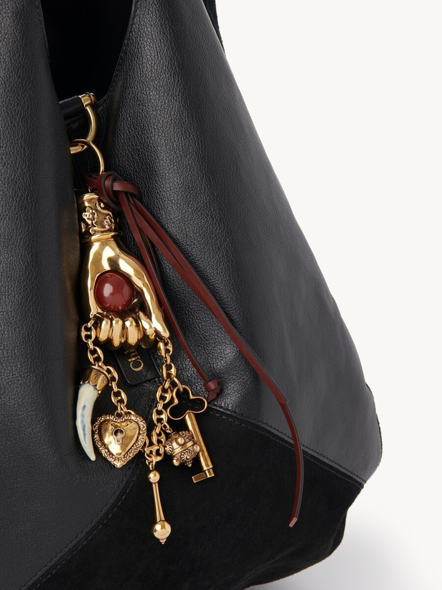 Charm para bolso Chlo&eacute; Symbols Hand de lat&oacute;n - 3