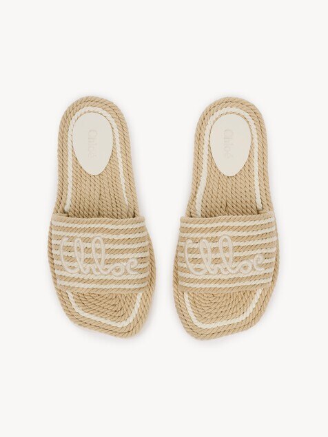 Chlo&eacute; Sand slide