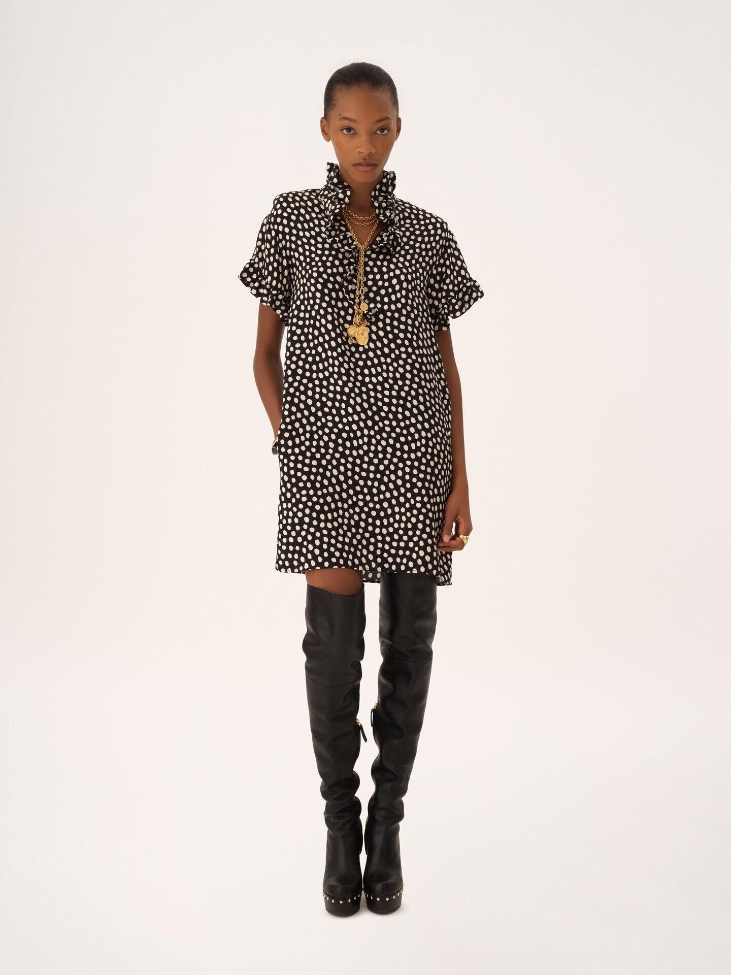 Short-sleeve mini dress in silk jacquard - 1.0