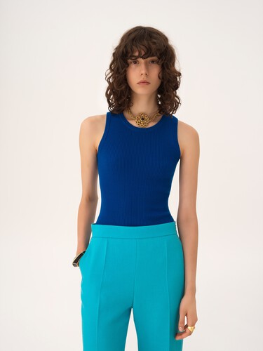 Crew-neck tank top in a wool knit - 4