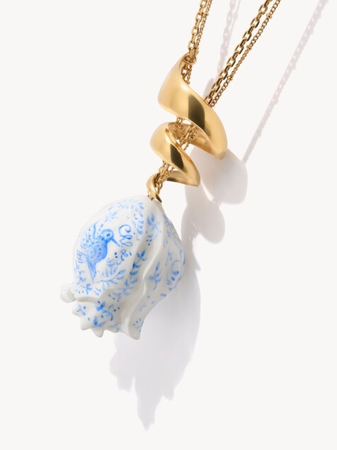 The Chlo&eacute; Bloomcraft pendant necklace