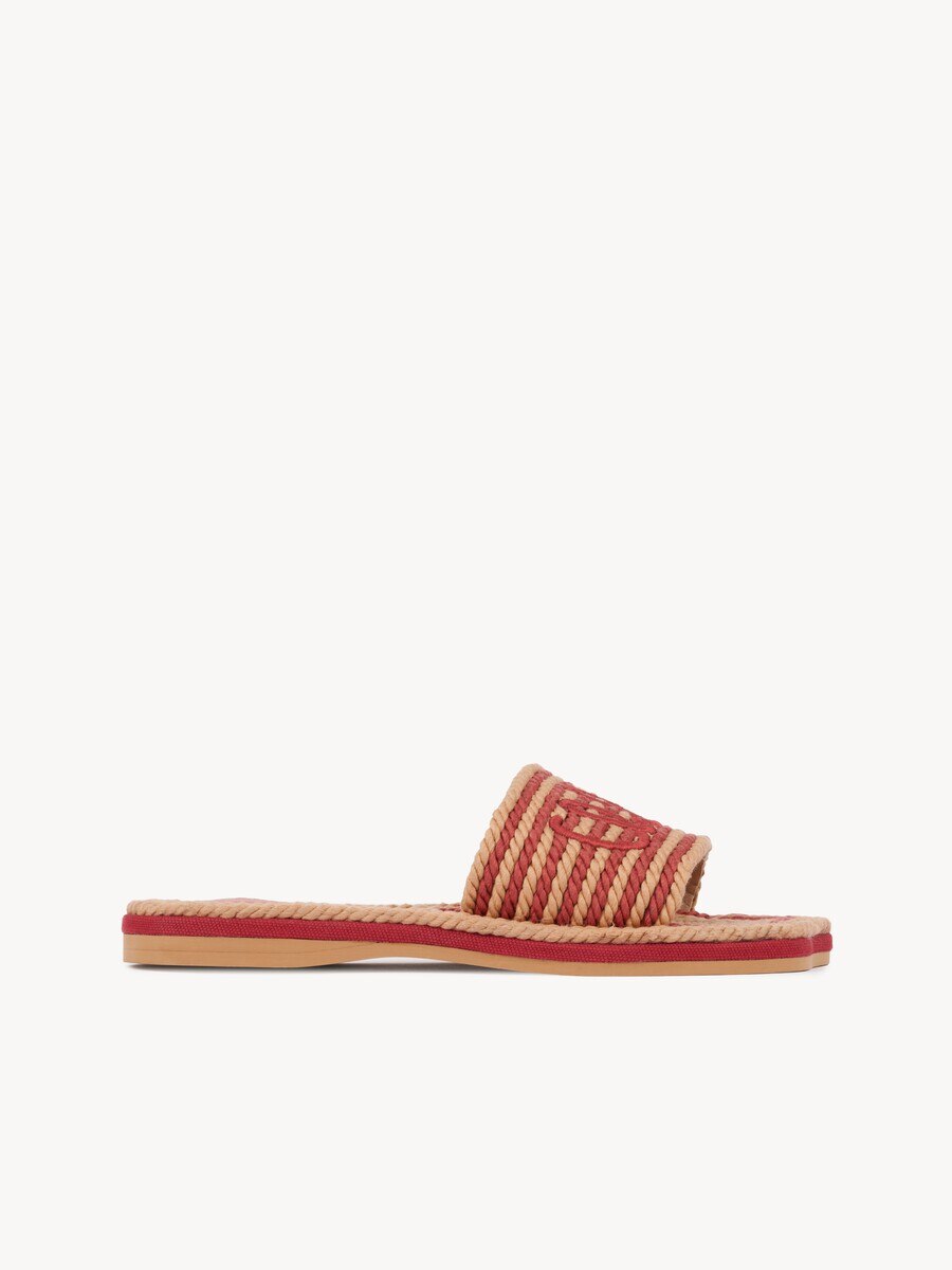 Chlo&eacute; Sand slide - 1