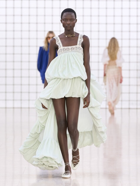 Look 10