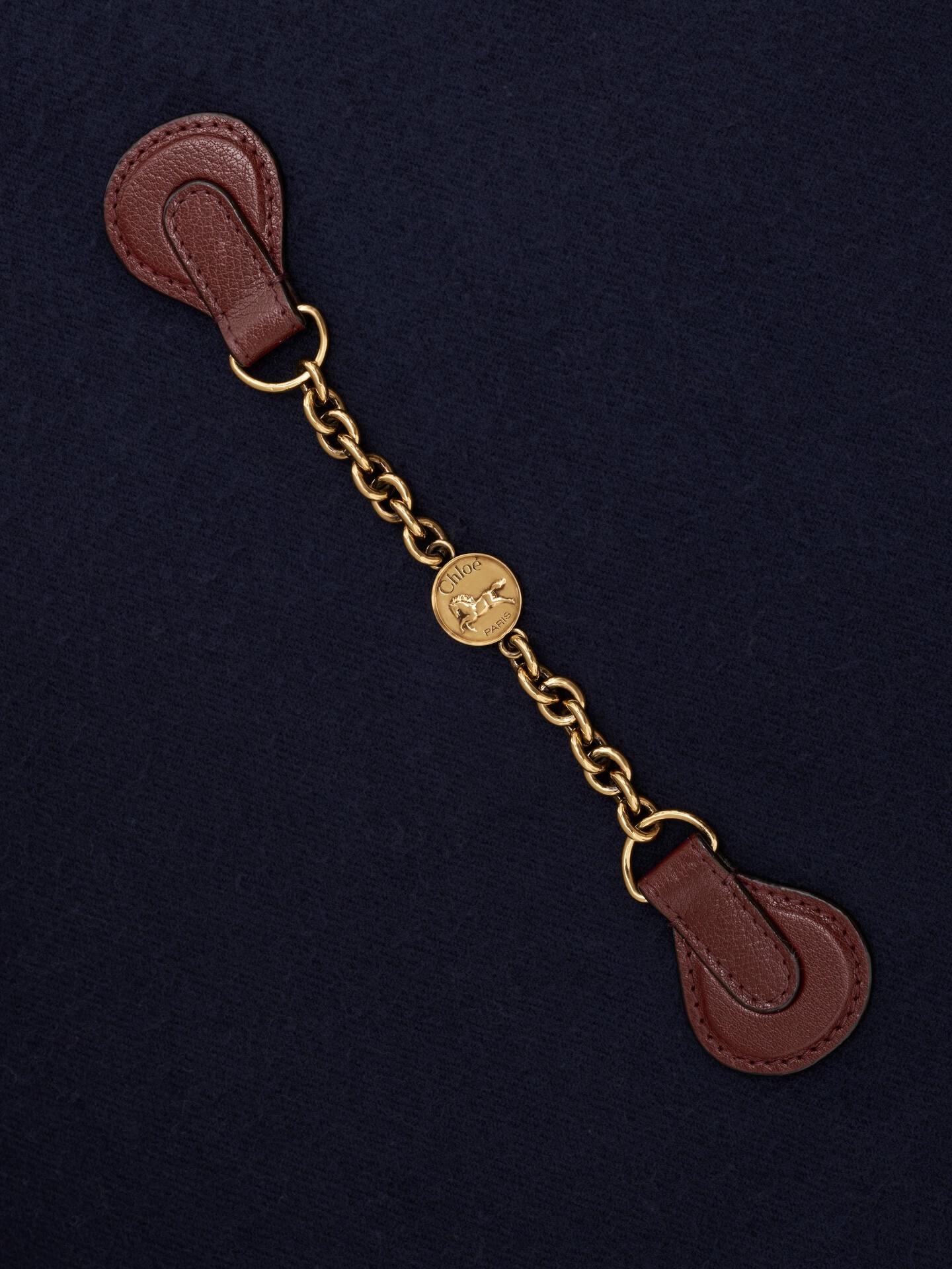 The Chlo&eacute; Horse Medal scarf in wool - 6.0