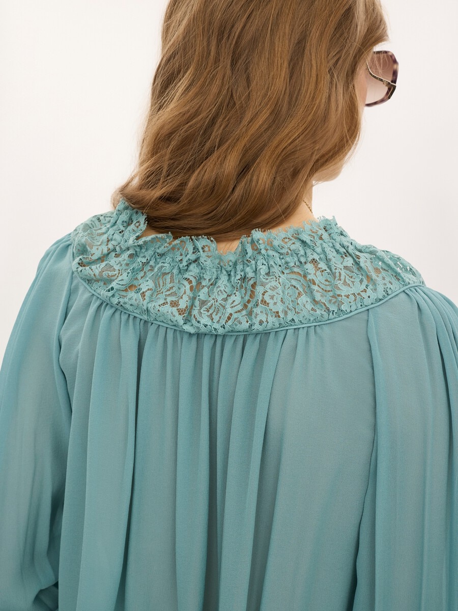 Top cropped de cuello redondo de georgette de seda y encaje - 8