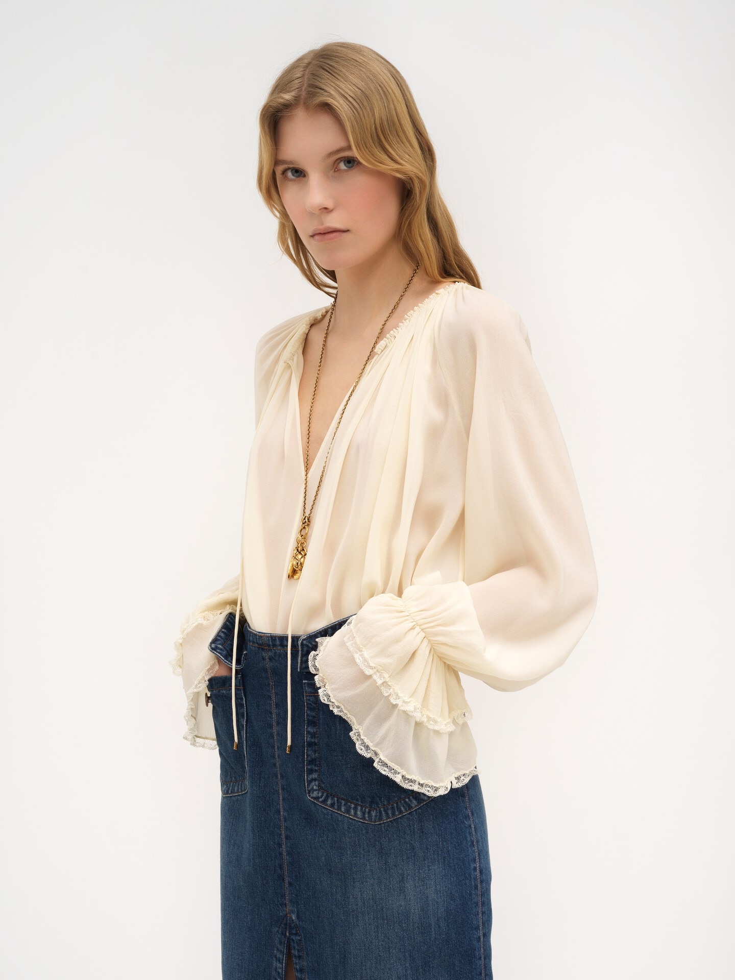 Gathered V-neck top in silk georgette - 3.0