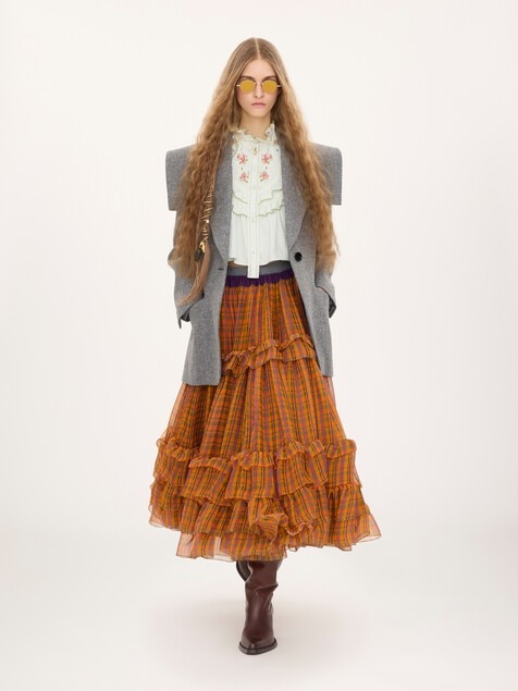 Single-breasted tailored jacket in chin&eacute; wool