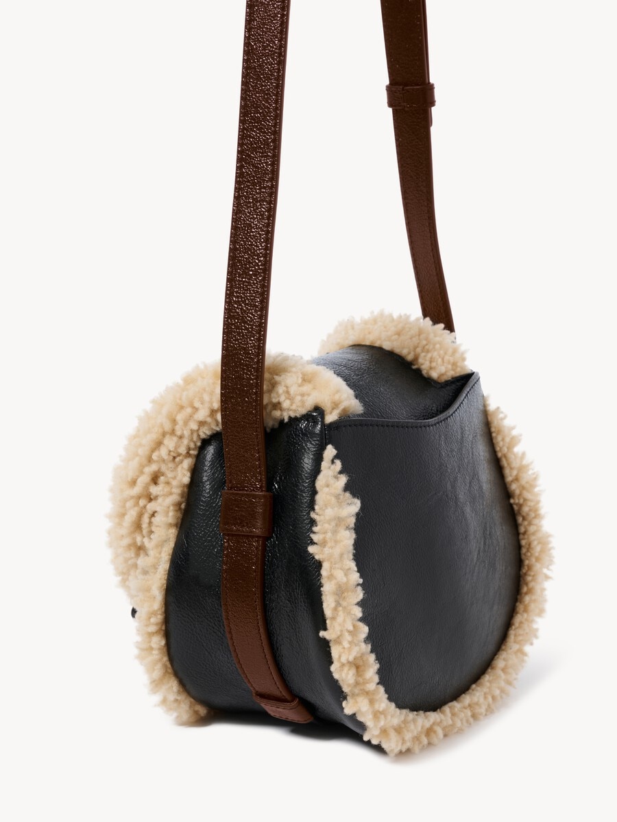 Small Marcie saddle bag in shearling & grained leather - 6