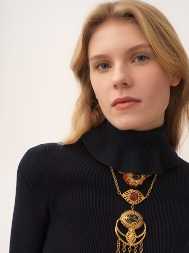 Jersey de cuello alto ajustado confeccionado en punto de lana y algod&oacute;n. - 6