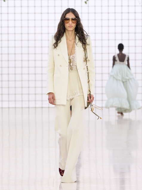 Look 19