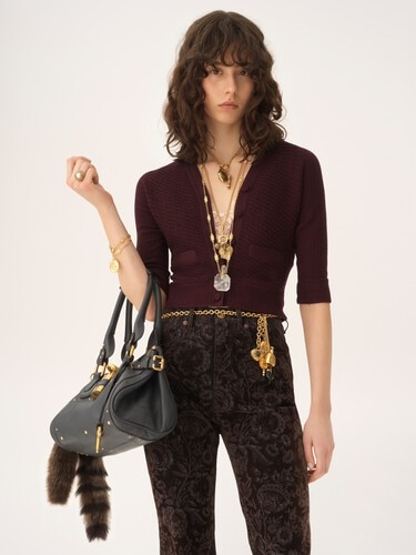 Fitted V-neck cardigan in a wool knit - 4