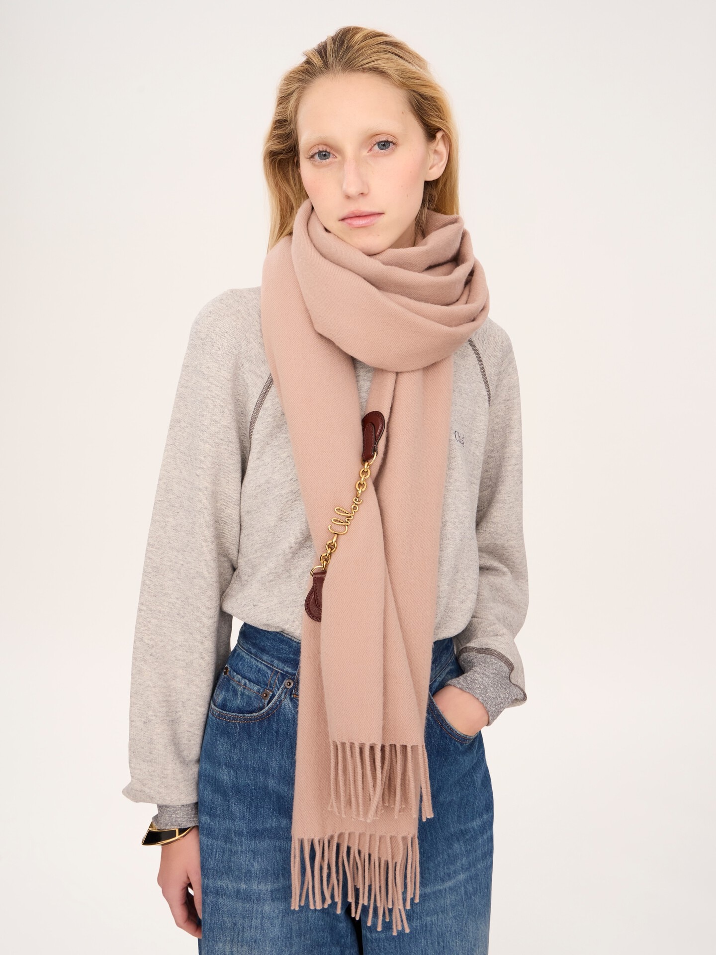 The Chlo&eacute; Iconic scarf in wool - 3.0