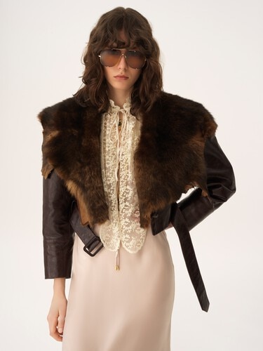 Cropped fitted jacket in leather - 6