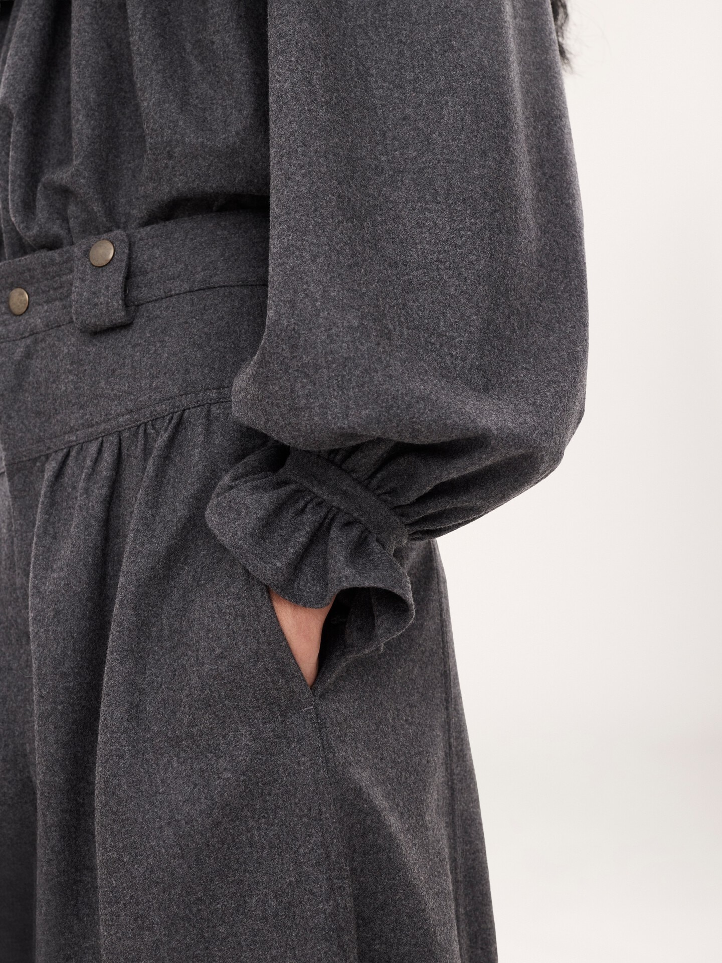 High-rise barrel pants in wool & cashmere flannel - 8.0