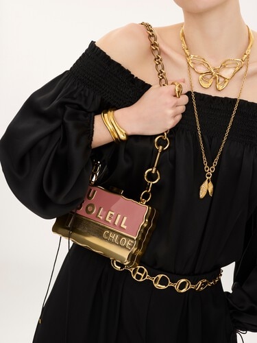 Chlo&eacute; Soleil minaudi&egrave;re with chain in brass & enamel - 3
