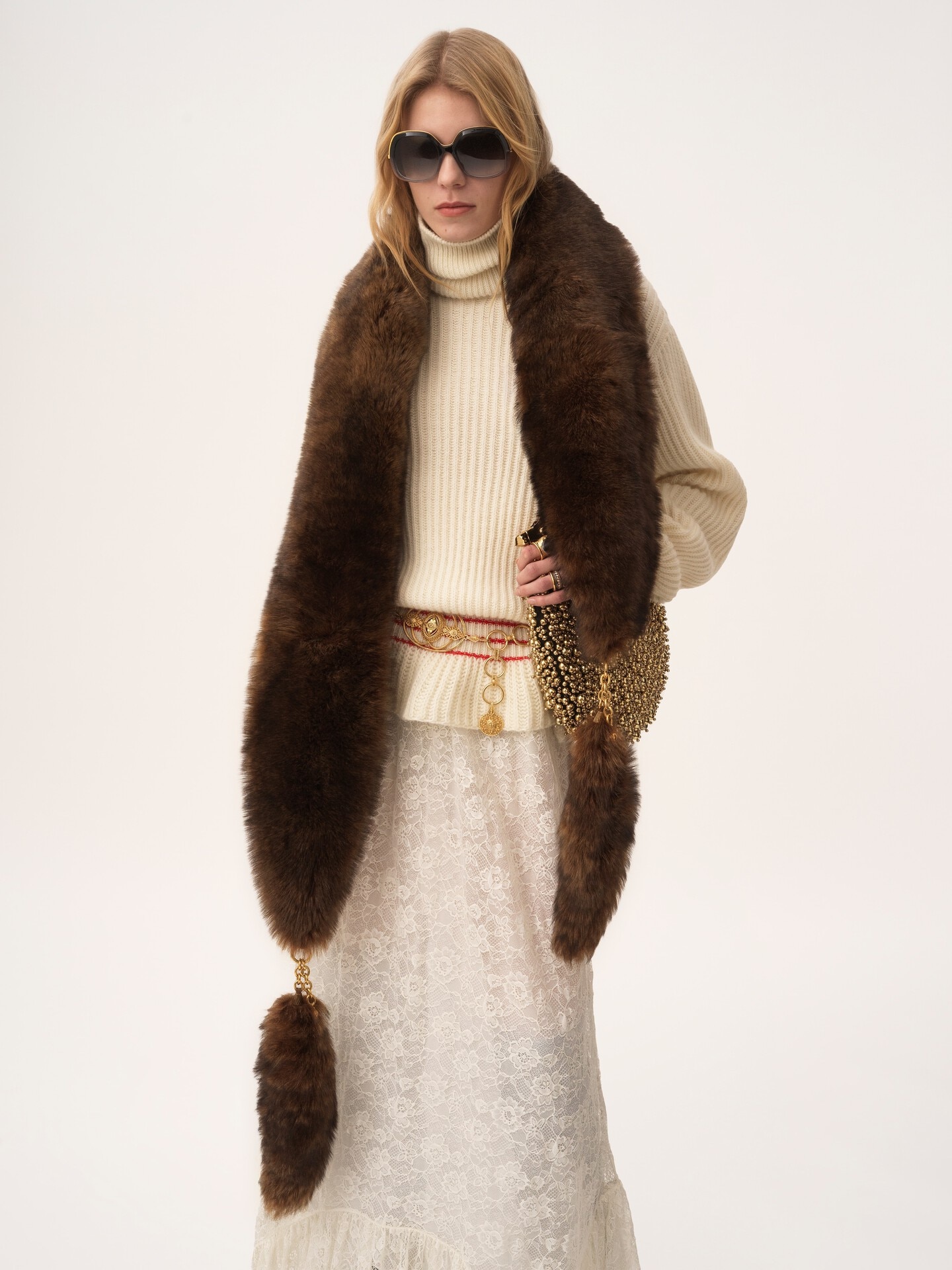 The Chlo&eacute; Chain Tails scarf in shearling - 2.0