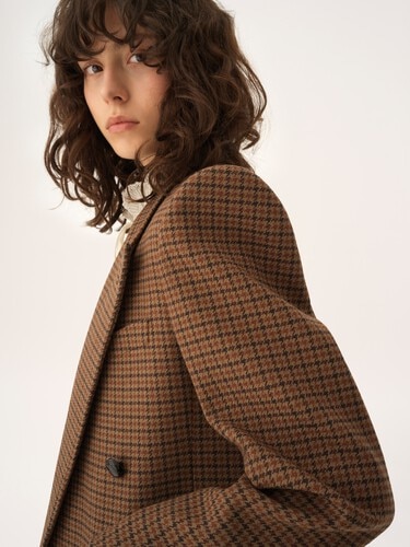 Double-breasted tailored jacket in houndstooth wool - 8