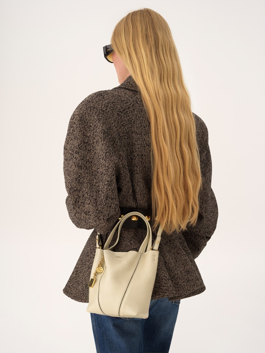 Bolso tote peque&ntilde;o Chlo&eacute; Spin de cuero granulado - 9