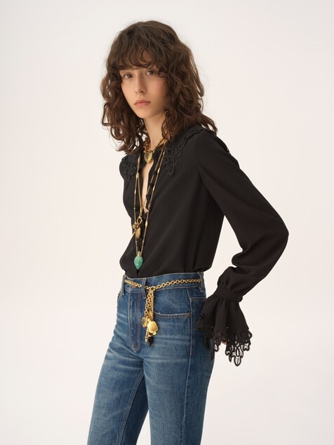 Fluid blouse in cr&ecirc;pe de chine & lace