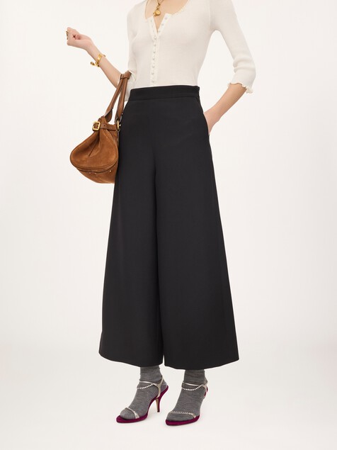 Wide-leg tailored pants in wool cr&ecirc;pe