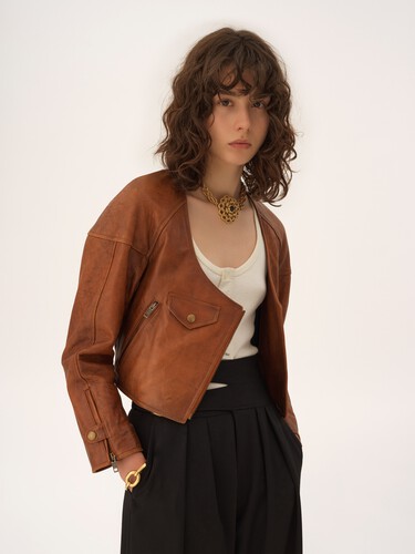 Cropped scoop-neck jacket in leather - 4