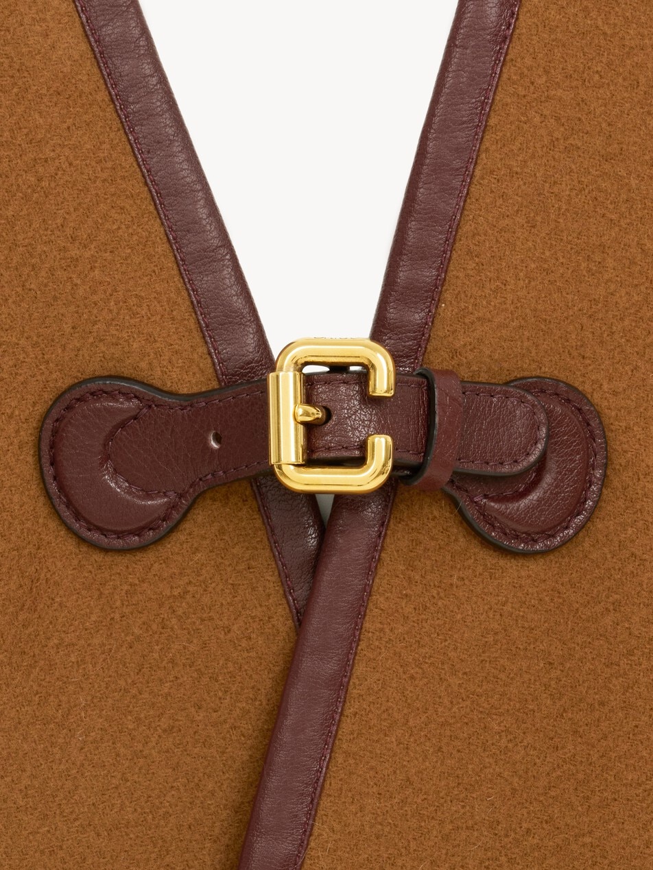The Chlo&eacute; Paddington cape in wool
